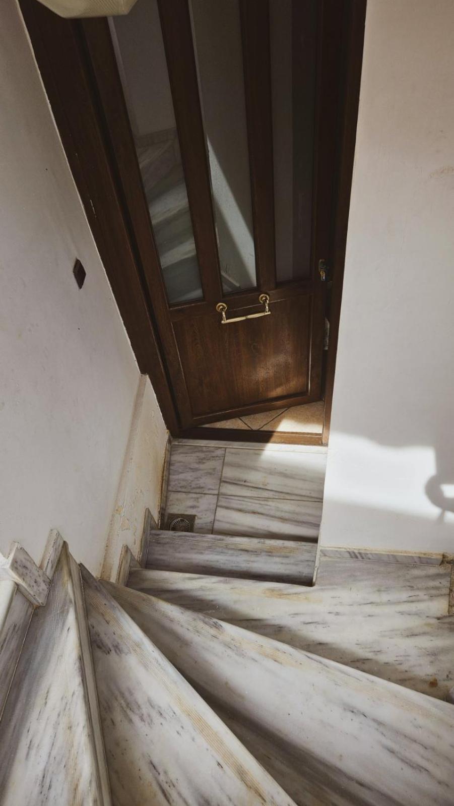 Apartment Stone *